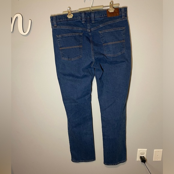LL Bean Standard Fit Straight Leg Stonewashed Denim Classic Jeans 38x34 - Picture 4 of 7